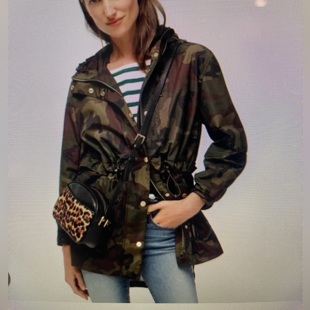 Women’s JCrew Perfect Raincoat in Camo -  Size Medium